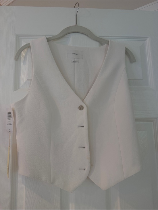 Wilfred Tops - Aritzia Wilfred Cream Textured V-Neck Vest